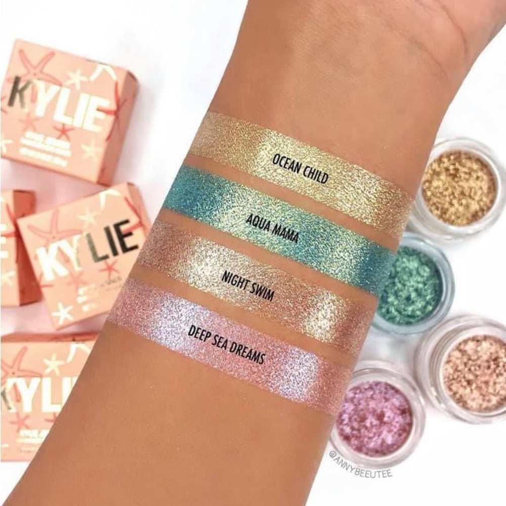 ⭐️ HOST PICK⭐️🆕Kylie cosmetics LE summer eye glaze